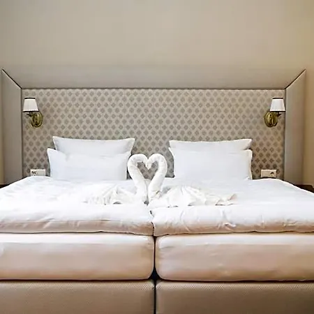 Schloss Sigroen Отель 4*